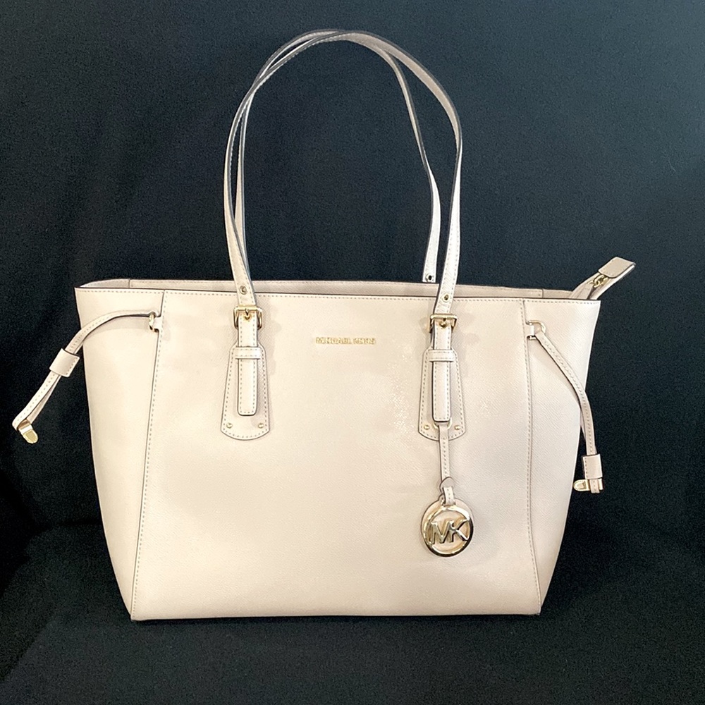 Michael Kors gently used tote pocketbook